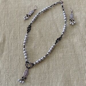 Necklace and earrings set.